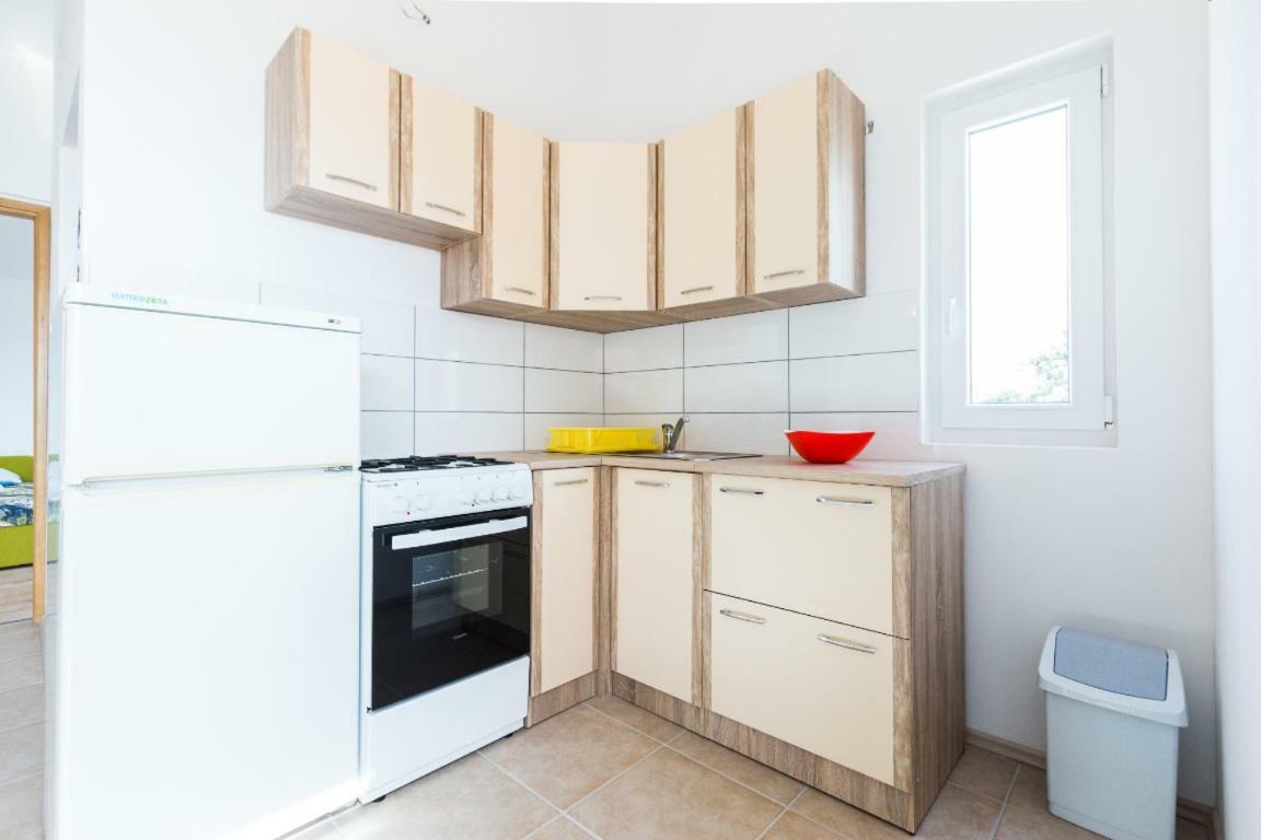 Apartmani Filip Мандре Экстерьер фото